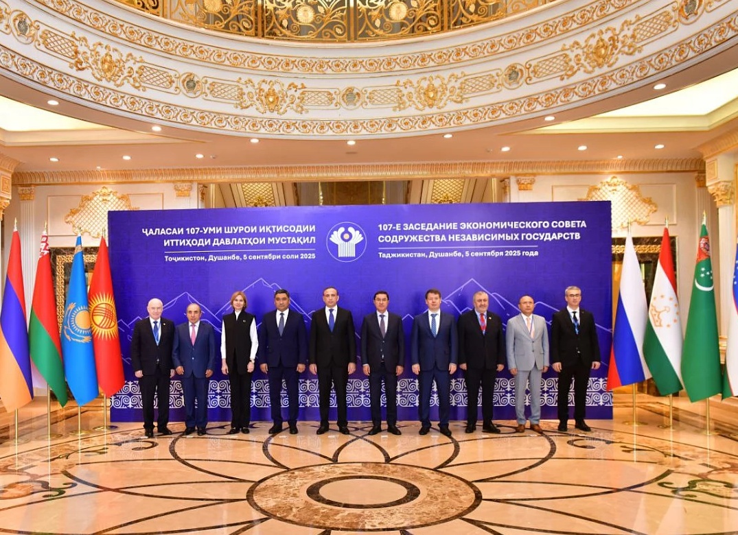 В Москве власти  столицы впервые выставили  на аукцион принадлежащие городу 19 однокомнатных и двухкомнатных квартир, а также комнаты в разных районах