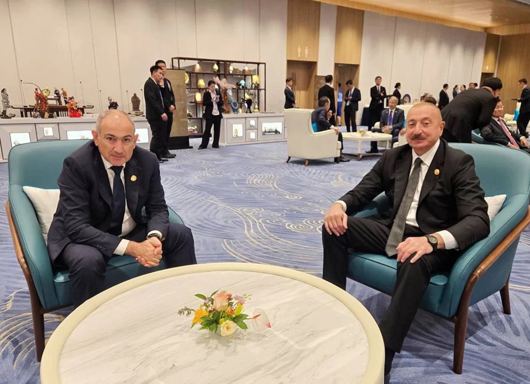 Сегодня в рамках совещания главы государства с членами Правительства министр строительства и ЖКХ РФ Михаил Мень доложил Президенту  РФ Владимиру Путину о ходе лицензирования управляющих компаний в сфере ЖКХ