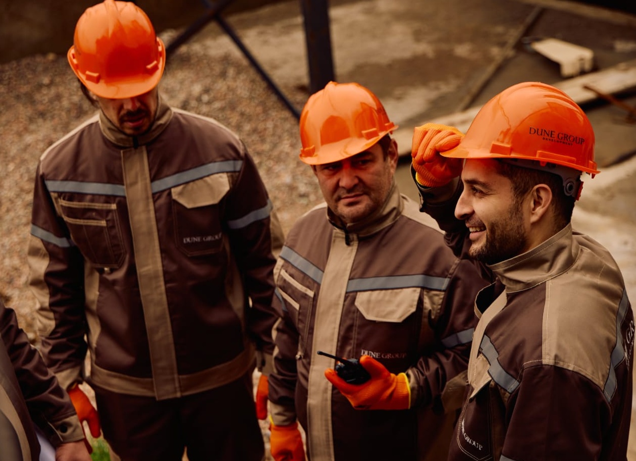 Департамент строительства Москвы совместно с генподрядной организацией ОАО «Московская инженерно-строительная компания» («МИСК») завершил бетонирование эстакады путепровода на дублере МКАД с внешней стороны